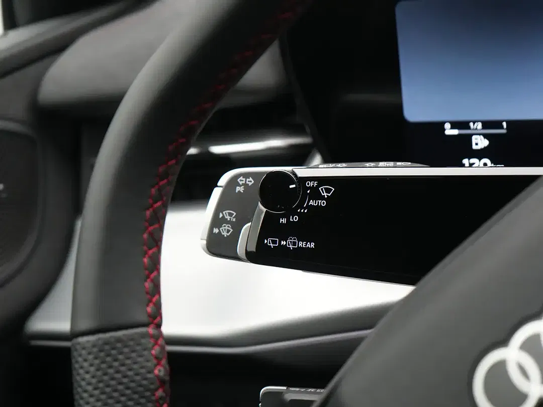 Audi Q3 - Thumbnail 11