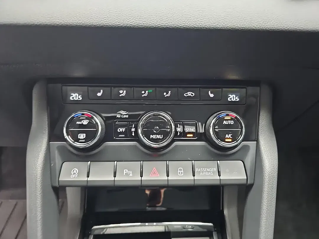 Skoda Karoq - Thumbnail 11