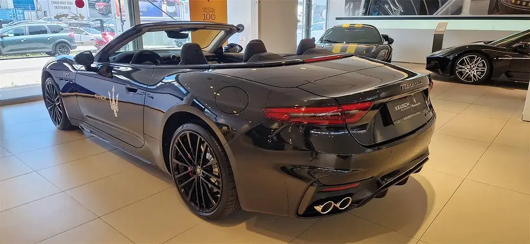 Maserati GranCabrio - Thumbnail 4