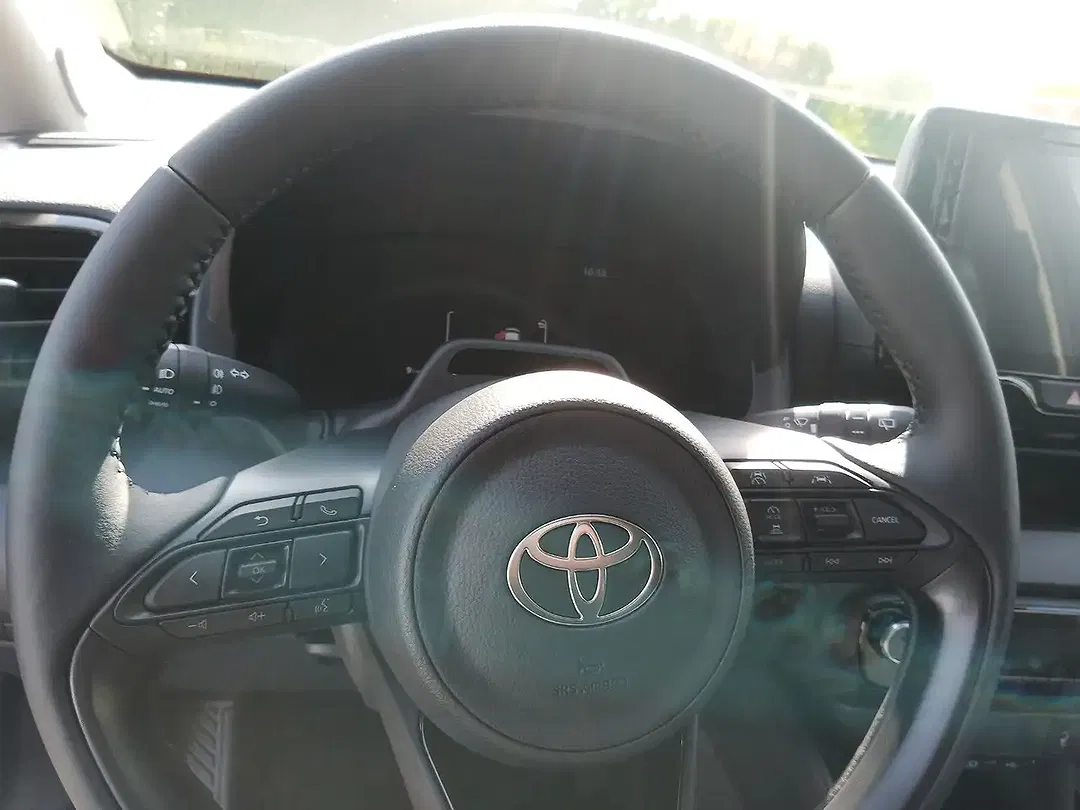 Toyota Yaris - Thumbnail 10
