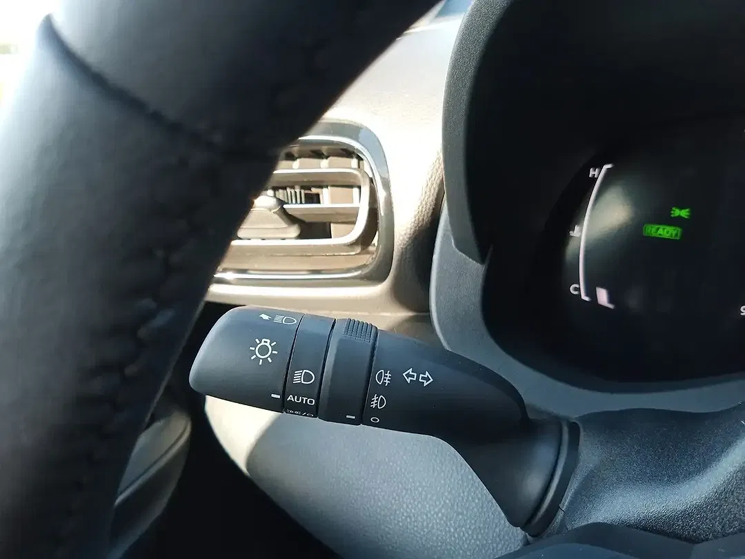 Toyota Yaris - Thumbnail 13