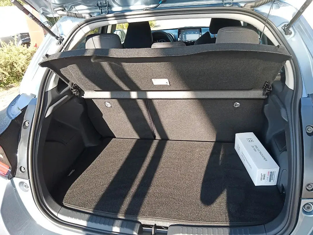 Toyota Yaris - Thumbnail 18