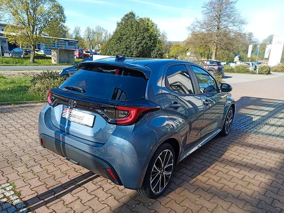 Toyota Yaris - Thumbnail 4
