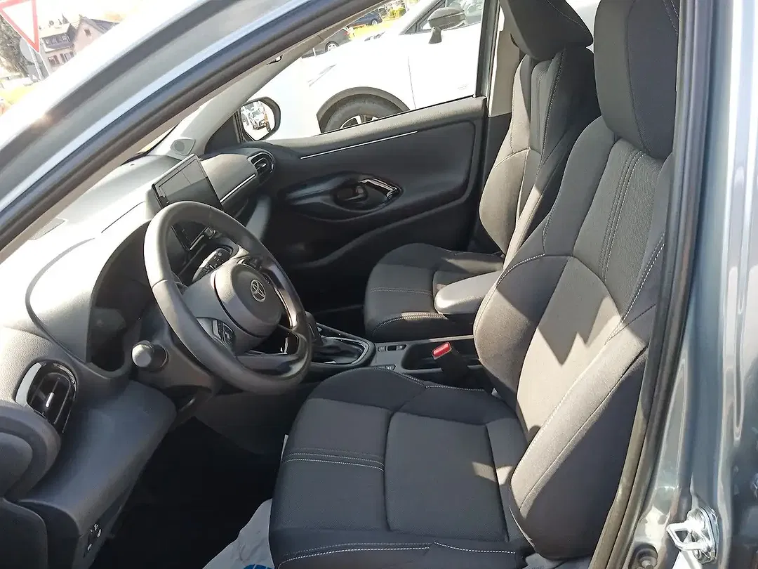 Toyota Yaris - Thumbnail 7