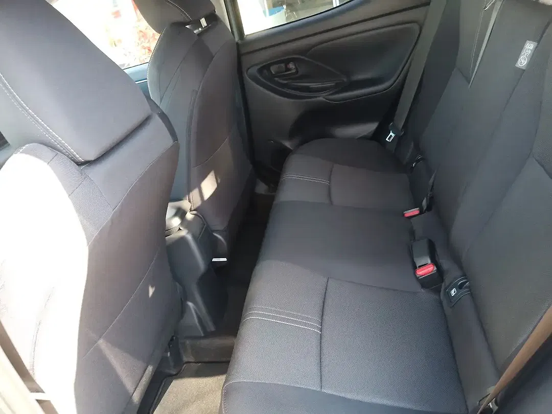 Toyota Yaris - Thumbnail 8