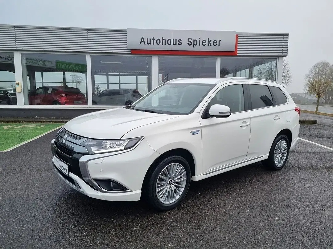 Mitsubishi Outlander PHEV 4WD Basis