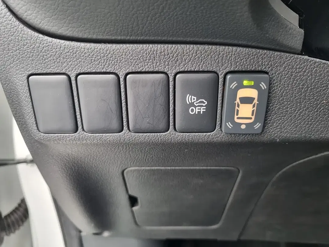 Mitsubishi Outlander - Thumbnail 9