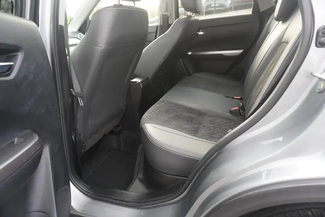 Suzuki Vitara - Thumbnail 9