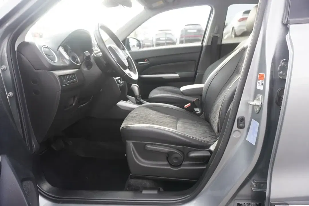 Suzuki Vitara - Thumbnail 12