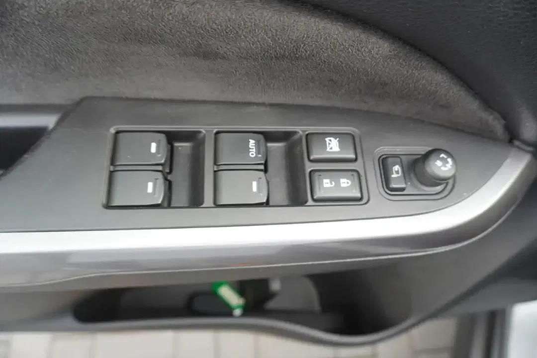 Suzuki Vitara - Thumbnail 13