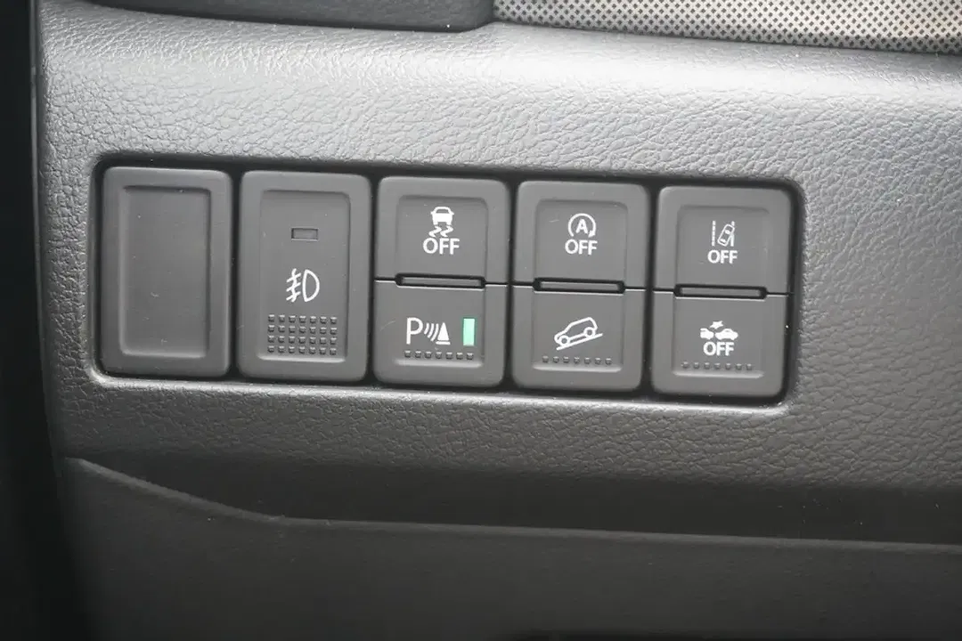 Suzuki Vitara - Thumbnail 14