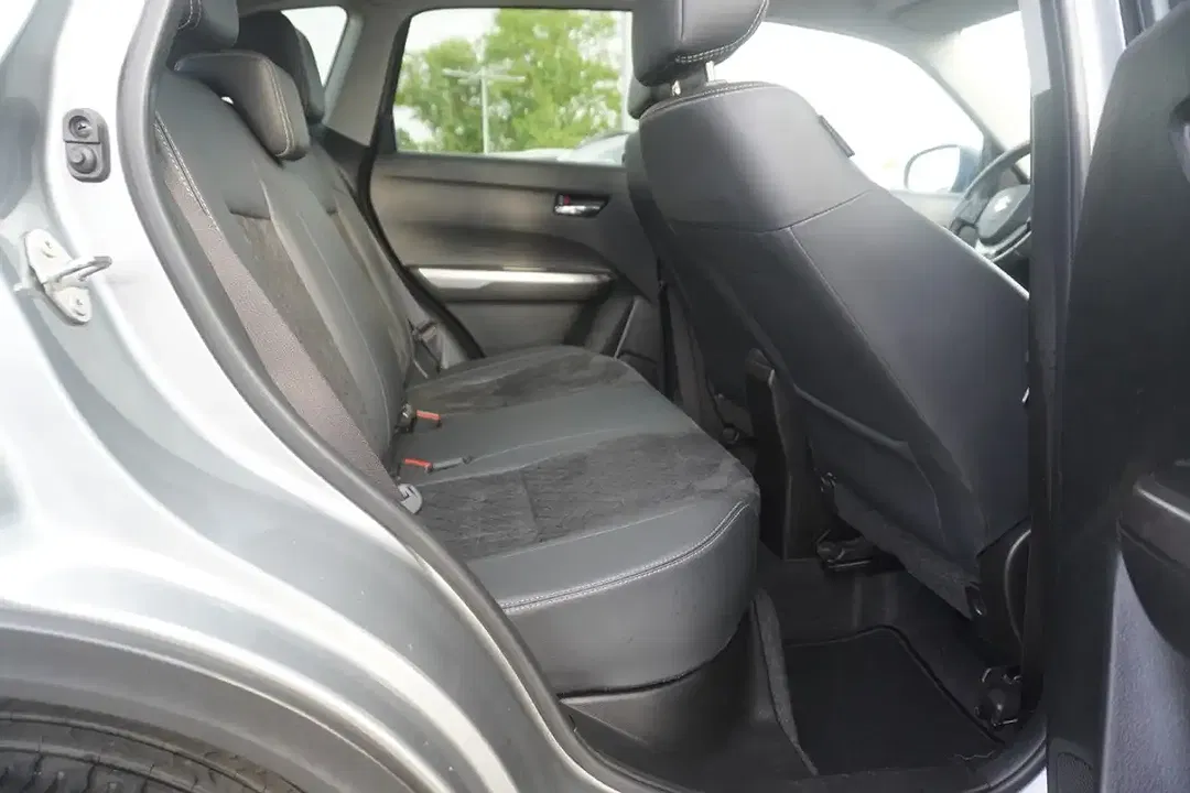 Suzuki Vitara - Thumbnail 8