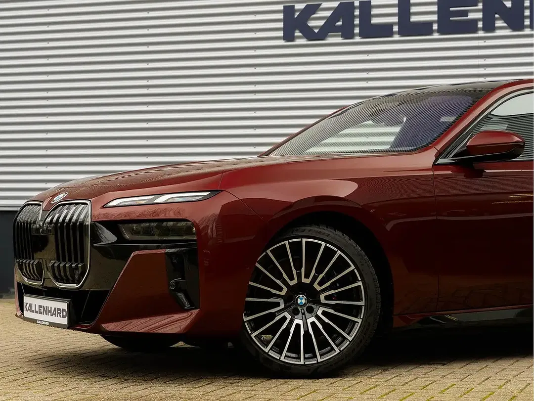 BMW i7 - Thumbnail 10