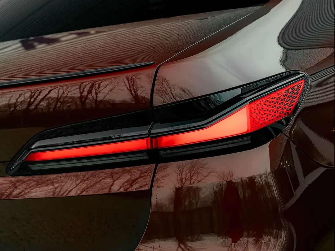 BMW i7 - Thumbnail 11