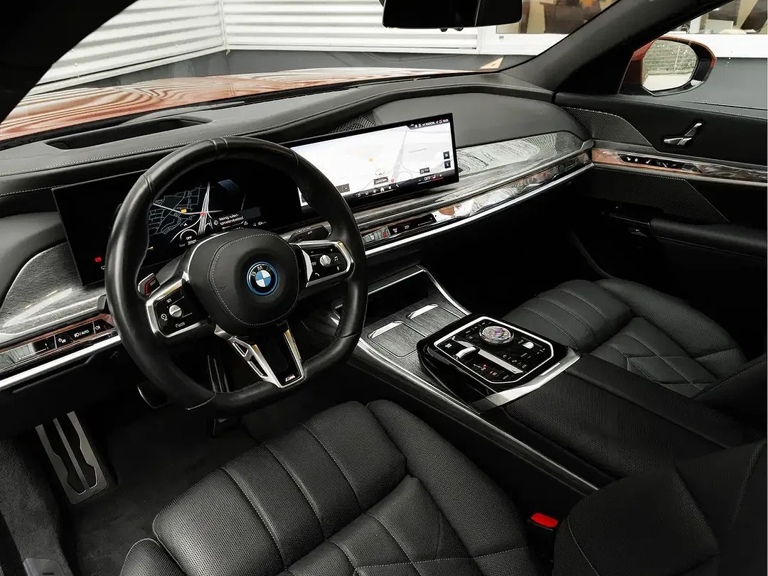 BMW i7 - Thumbnail 15