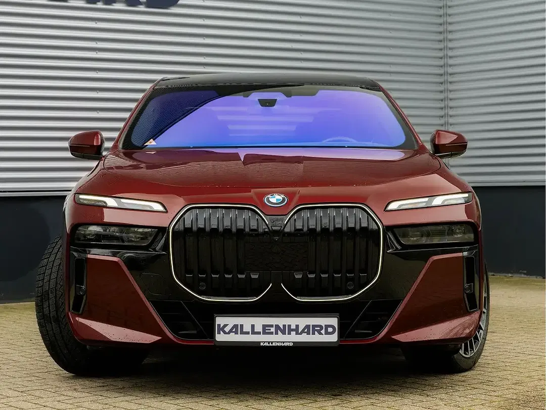 BMW i7 - Thumbnail 5