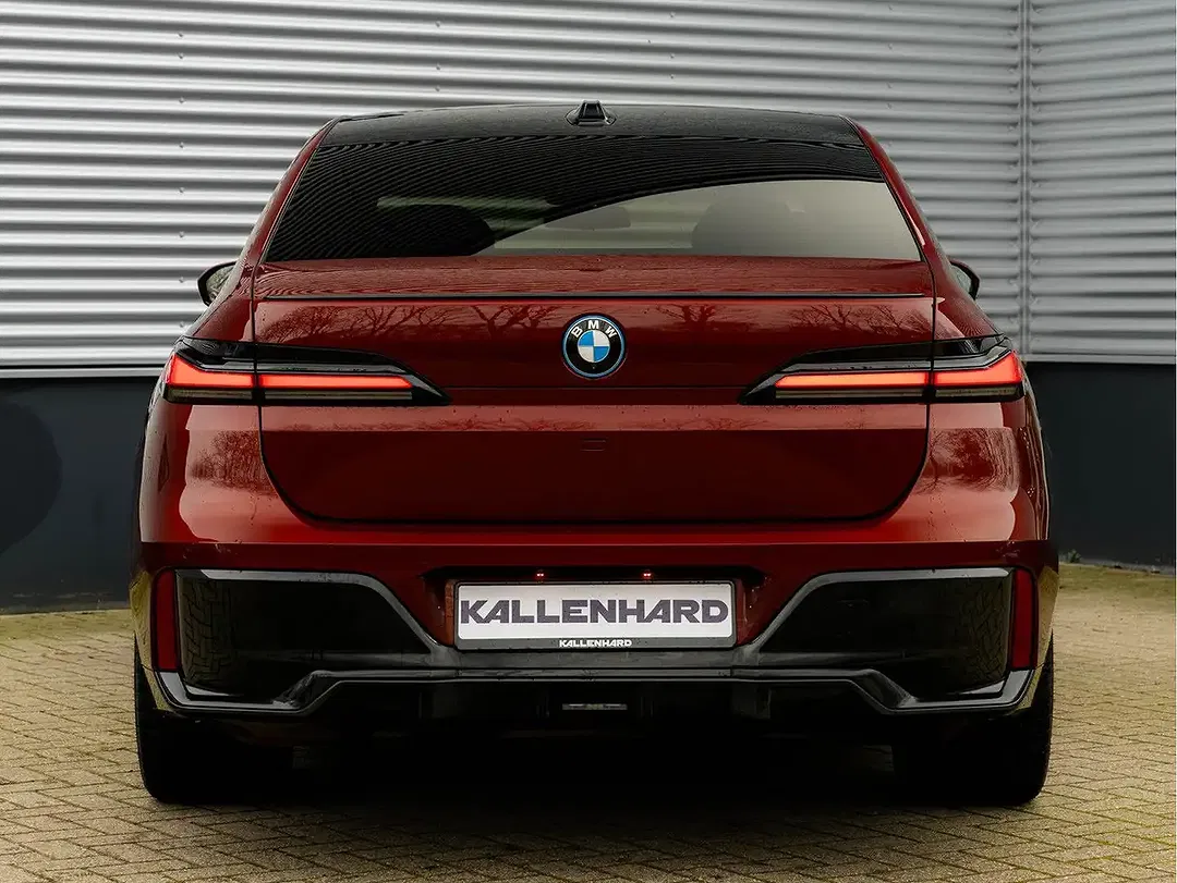 BMW i7 - Thumbnail 6