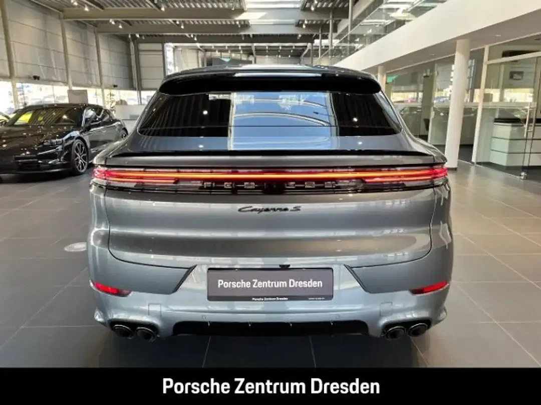 Porsche Cayenne - Thumbnail 10