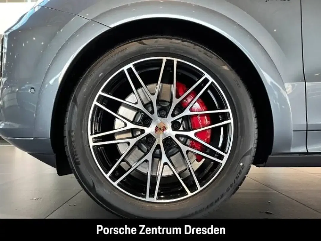 Porsche Cayenne - Thumbnail 12