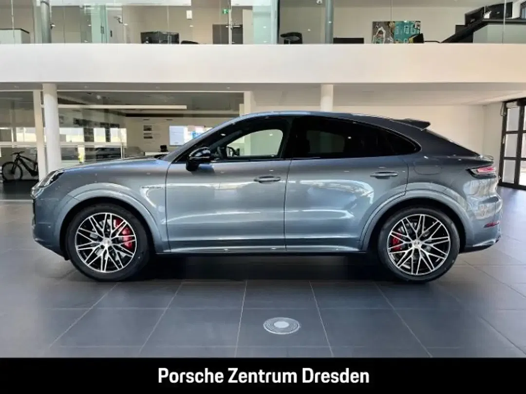 Porsche Cayenne - Thumbnail 2