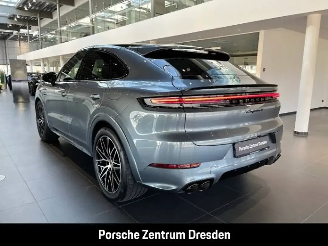Porsche Cayenne - Thumbnail 3
