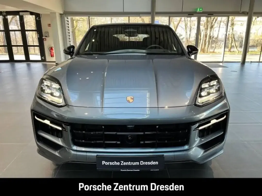 Porsche Cayenne - Thumbnail 9