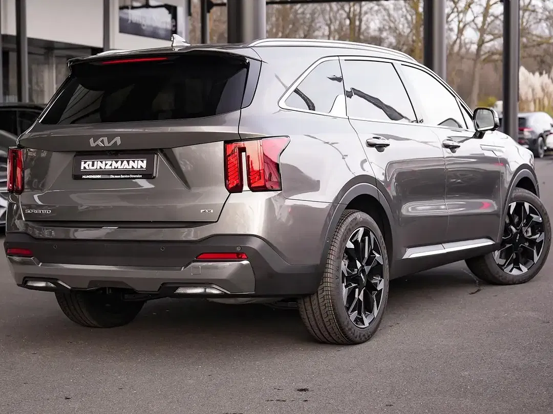 Kia Sorento - Thumbnail 3