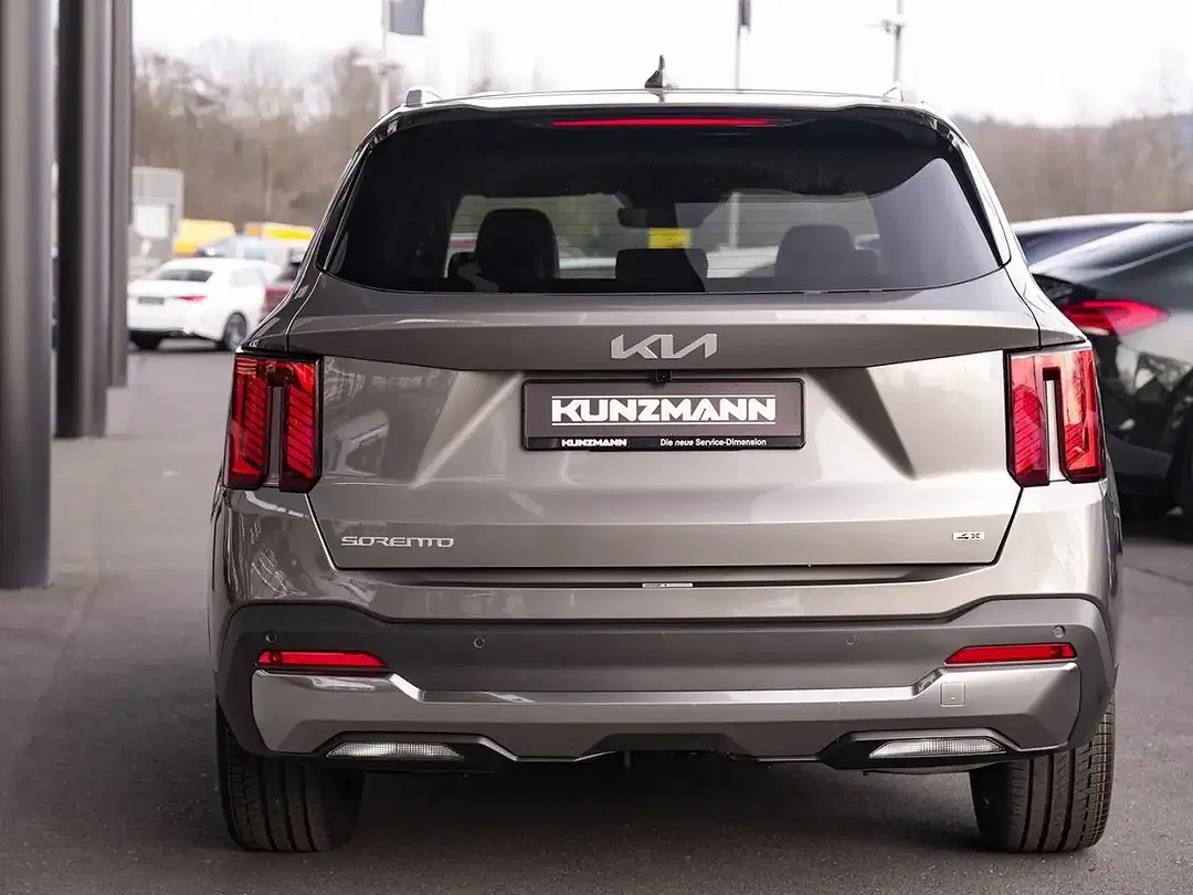 Kia Sorento - Thumbnail 4