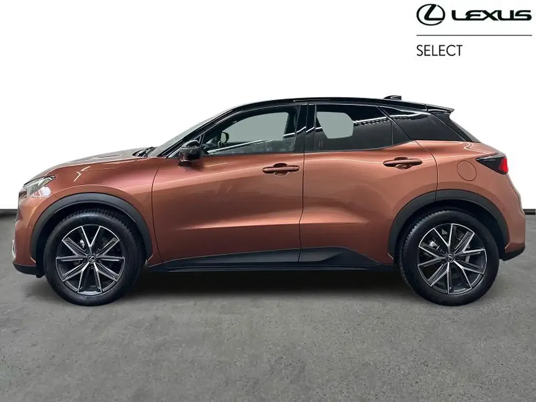 Lexus LBX - Thumbnail 3