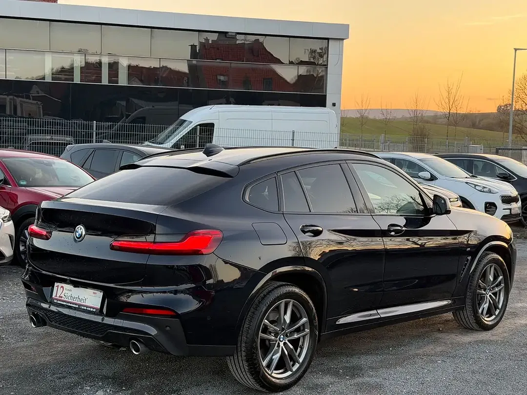 BMW X4 - Thumbnail 3