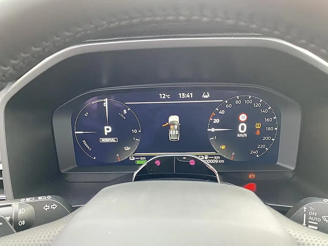 Mitsubishi Outlander - Thumbnail 13