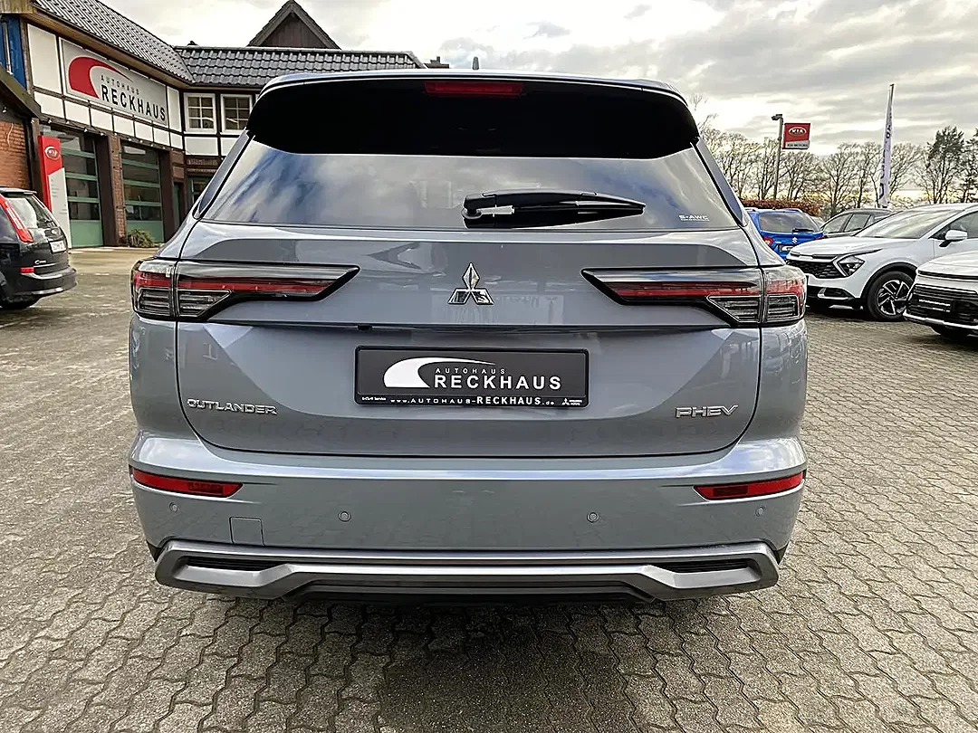 Mitsubishi Outlander - Thumbnail 6