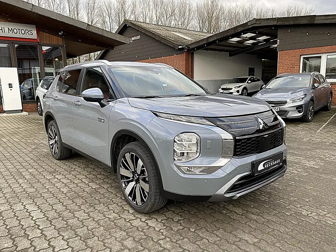 Mitsubishi Outlander - Thumbnail 9