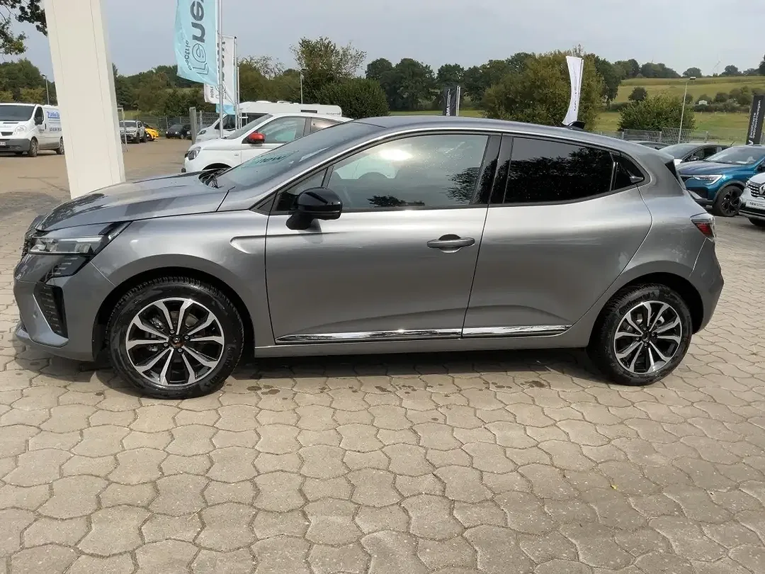 Renault Clio - Thumbnail 2