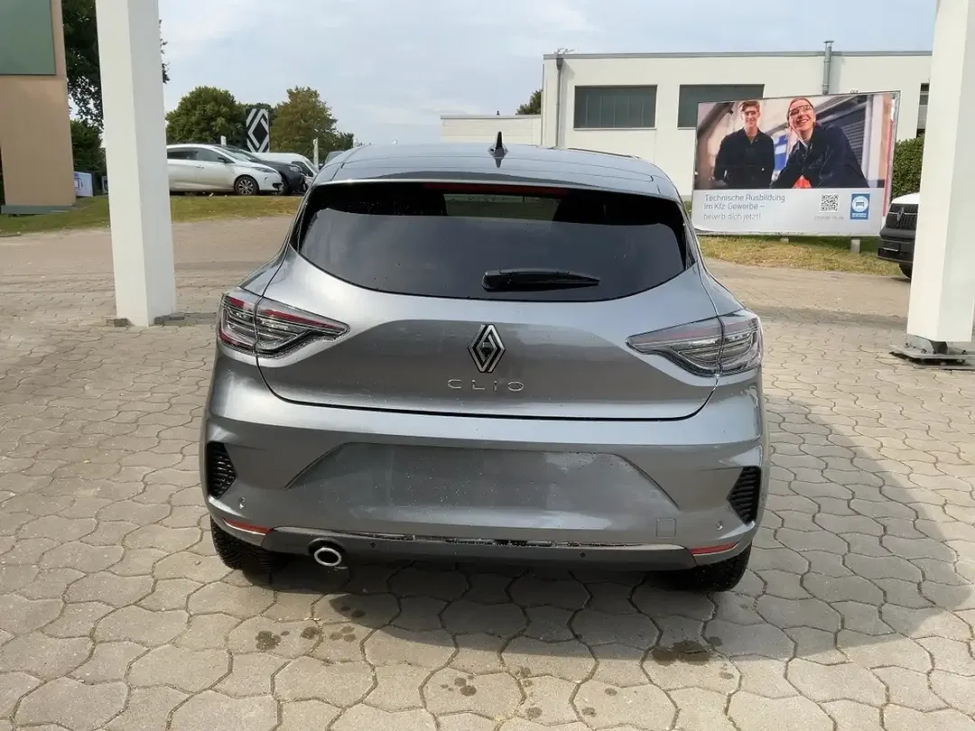 Renault Clio - Thumbnail 3
