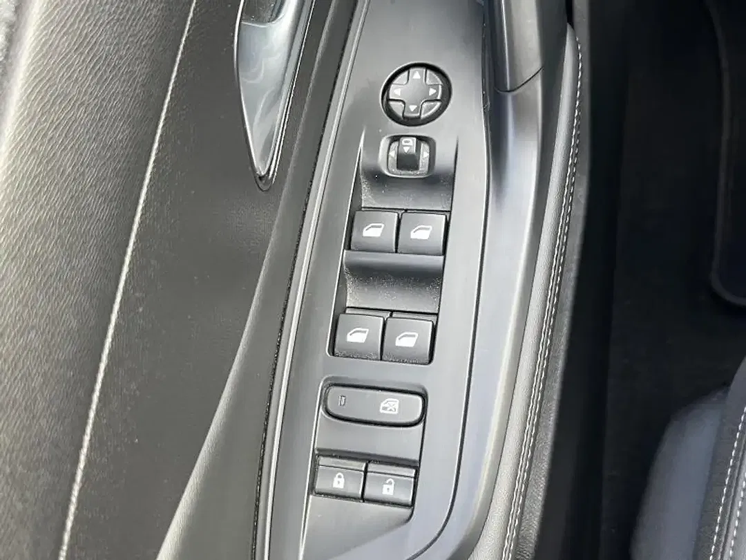 Peugeot 408 - Thumbnail 14