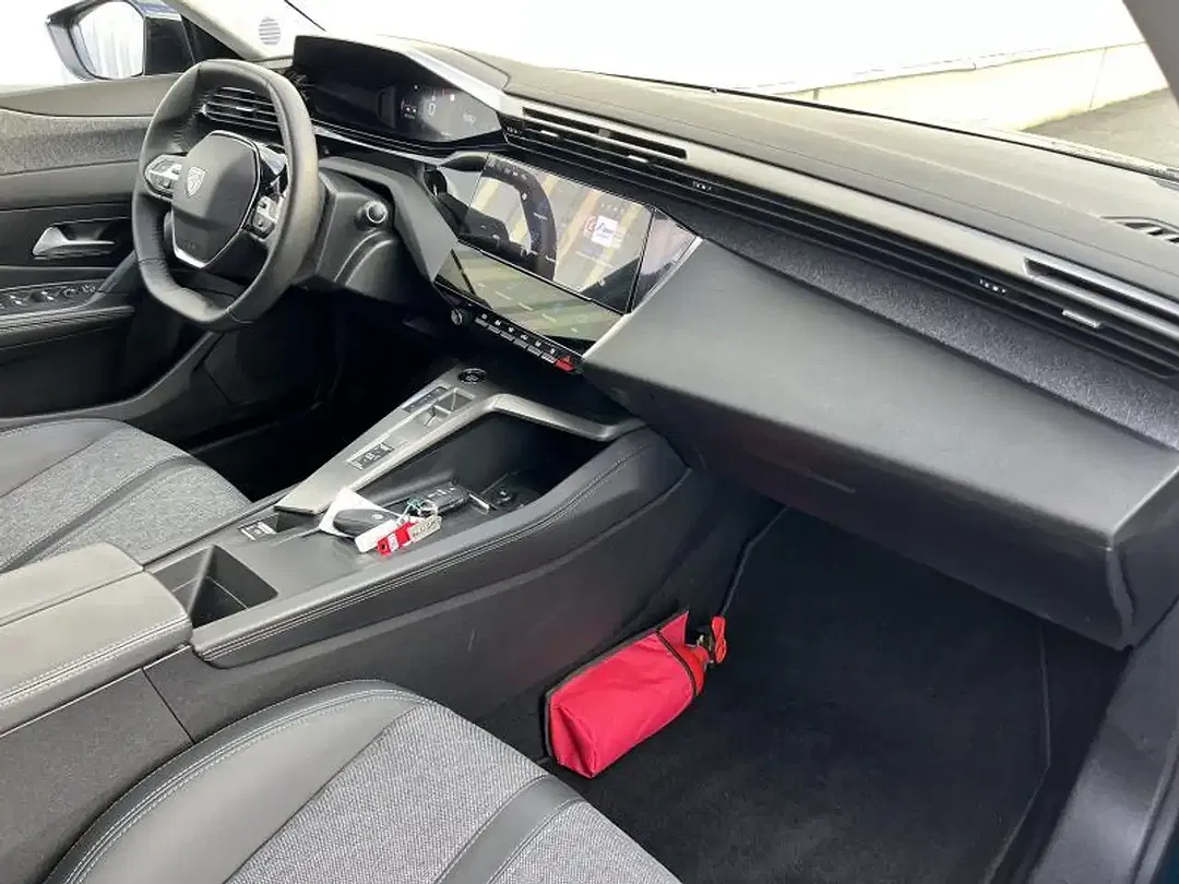 Peugeot 408 - Thumbnail 2