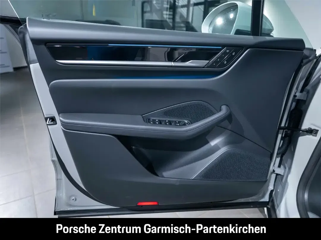 Porsche Macan - Thumbnail 14