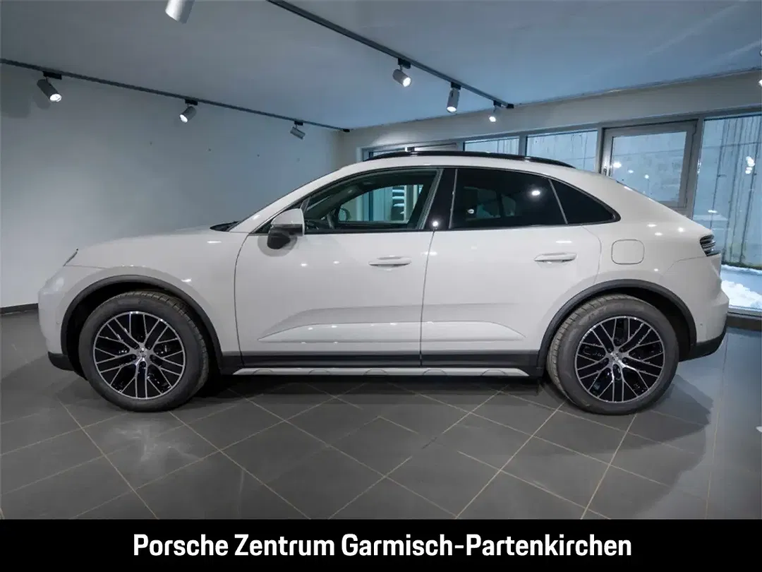 Porsche Macan - Thumbnail 2