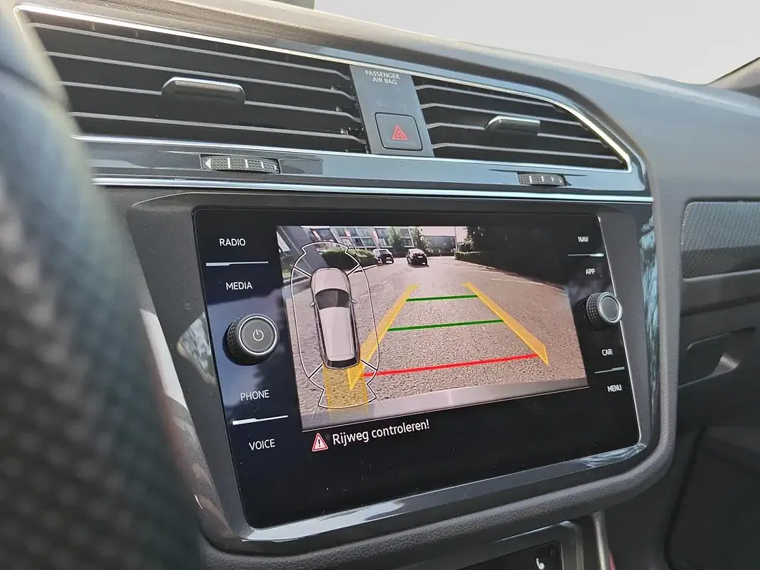 Volkswagen Tiguan - Thumbnail 9