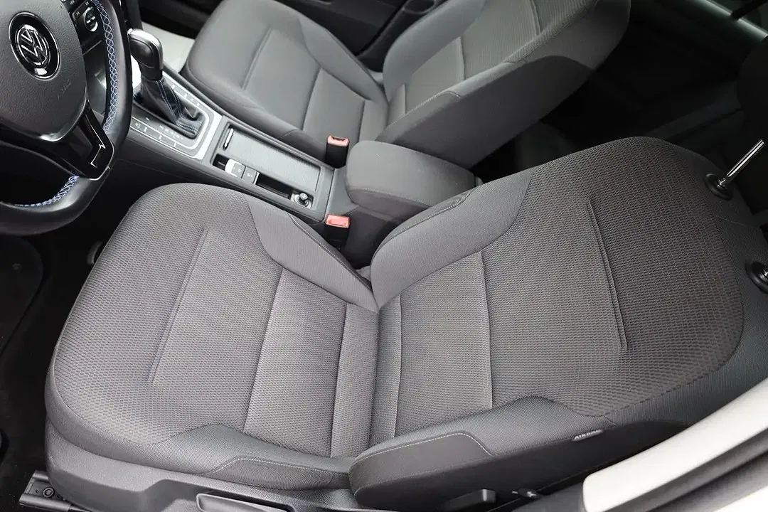 Volkswagen Golf - Thumbnail 7
