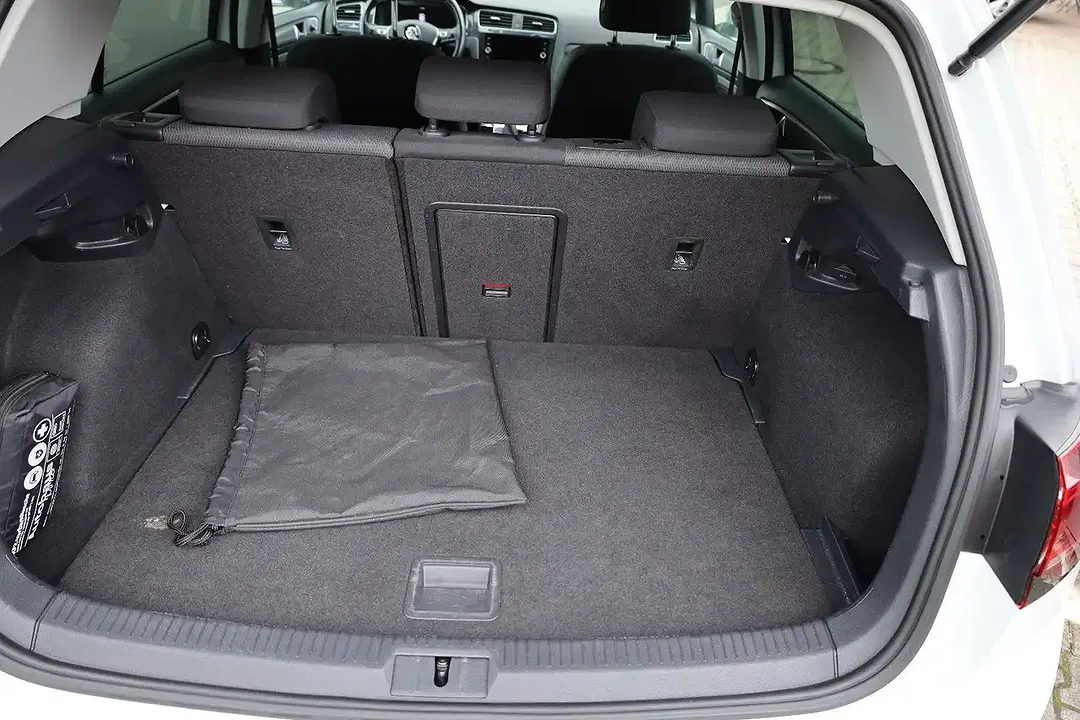Volkswagen Golf - Thumbnail 8
