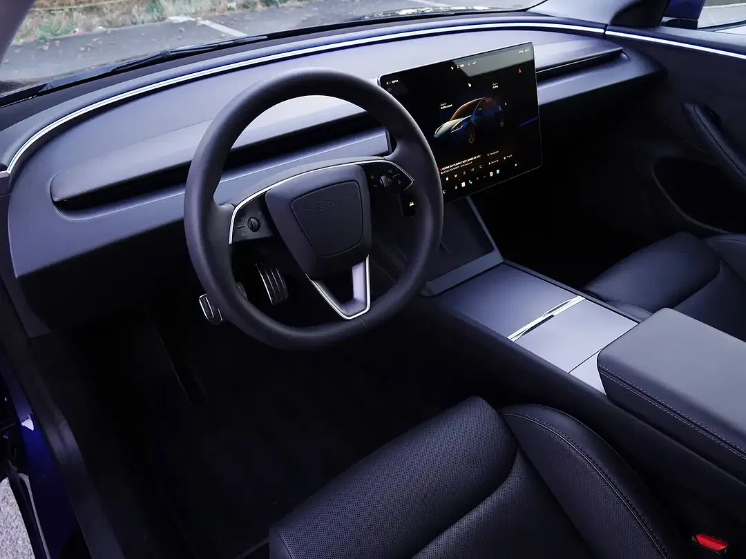 Tesla Model 3 - Thumbnail 14