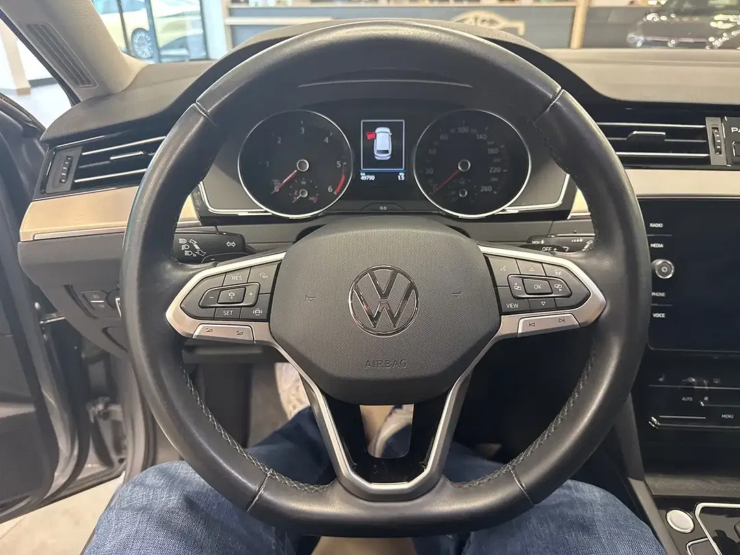 Volkswagen Passat Variant - Thumbnail 8