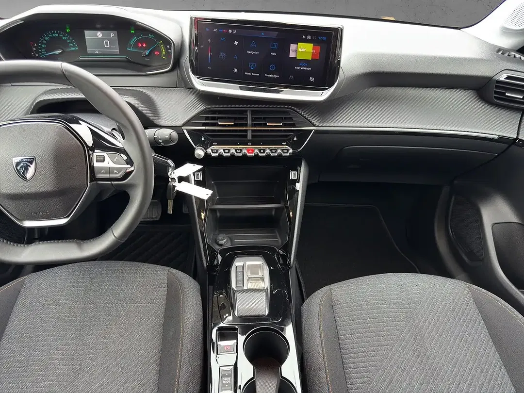 Peugeot 208 - Thumbnail 10