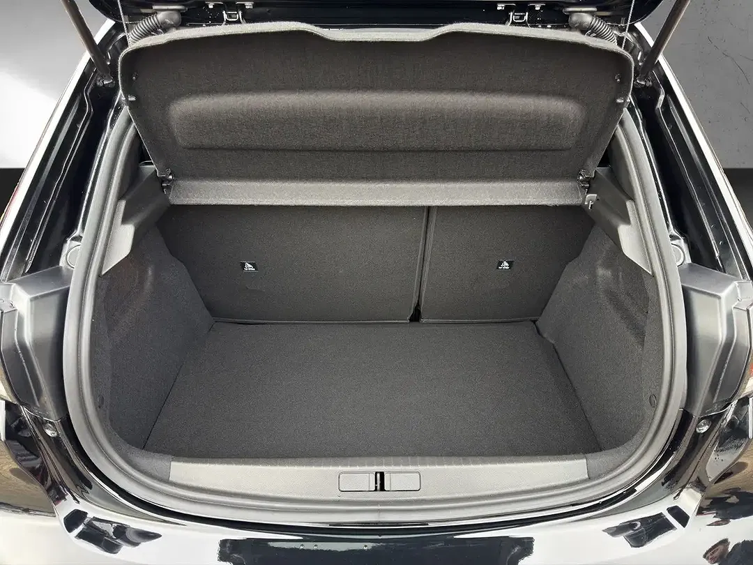 Peugeot 208 - Thumbnail 13
