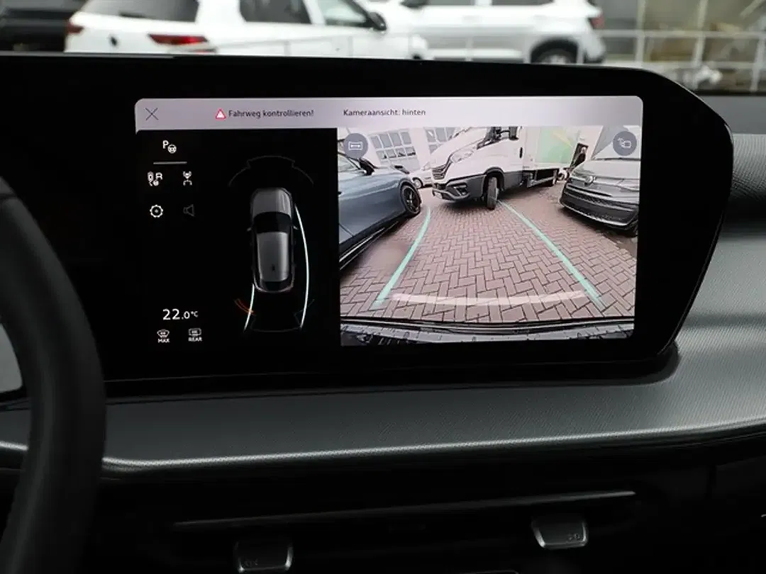 Audi Q3 - Thumbnail 12