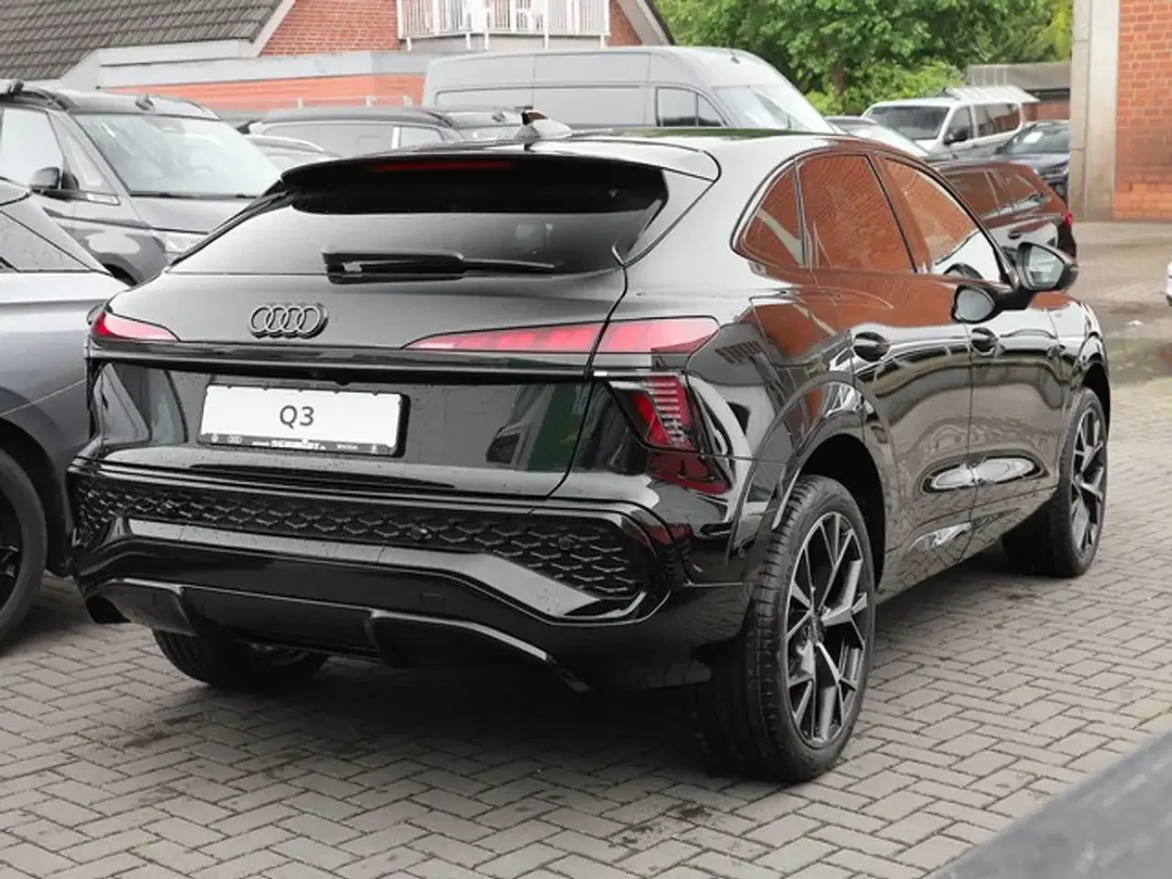 Audi Q3 - Thumbnail 2