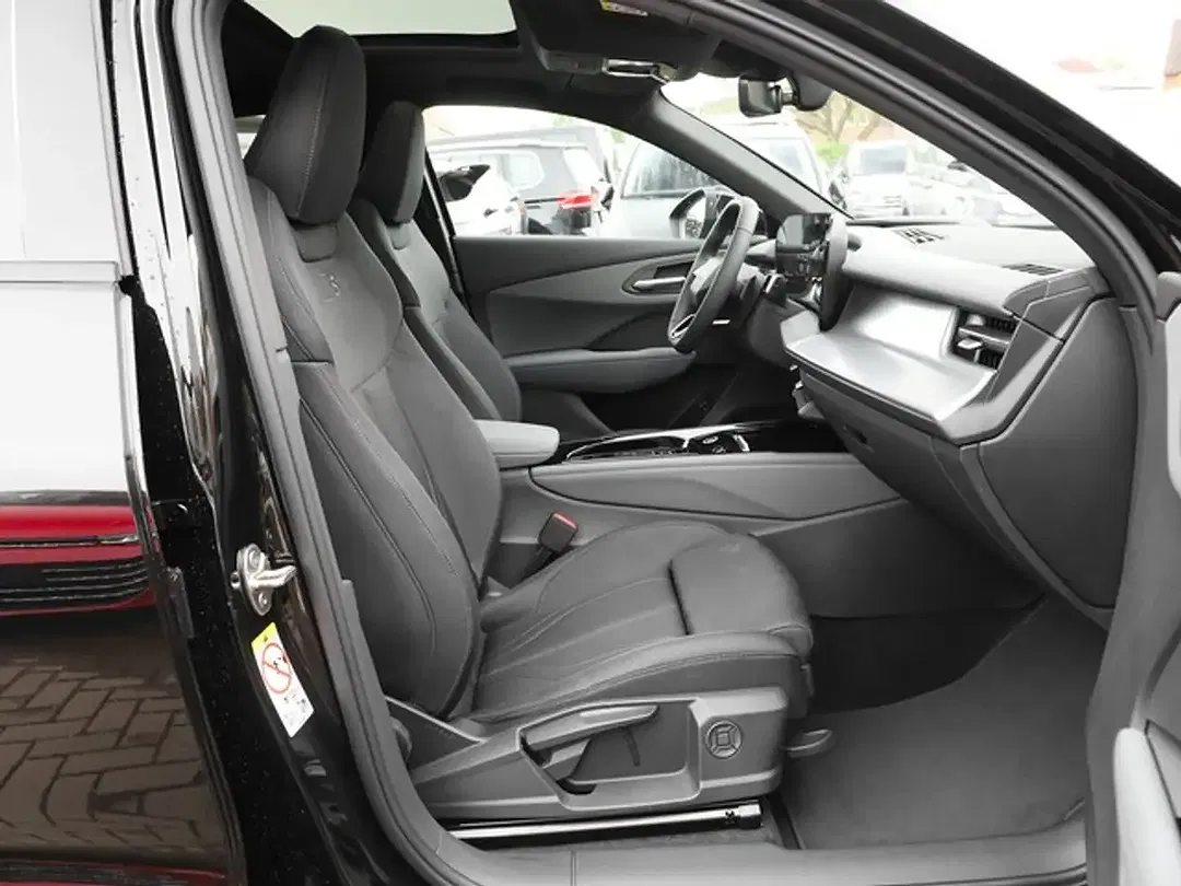 Audi Q3 - Thumbnail 4