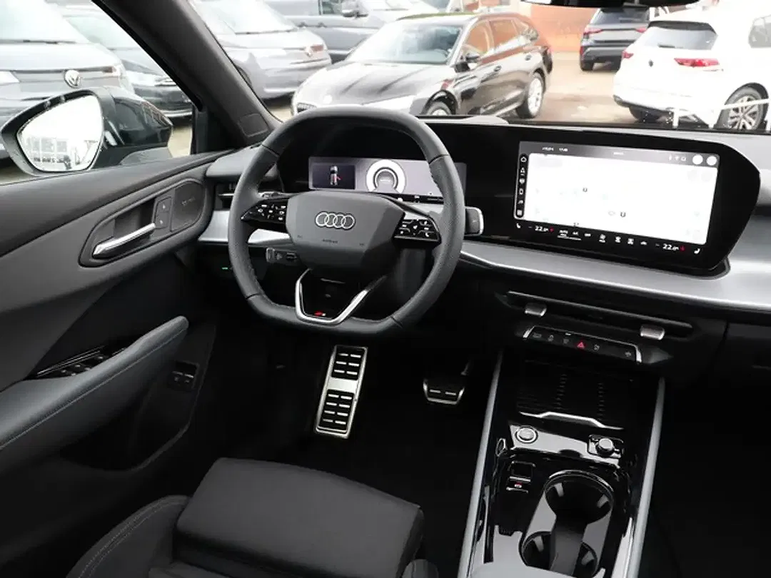 Audi Q3 - Thumbnail 6